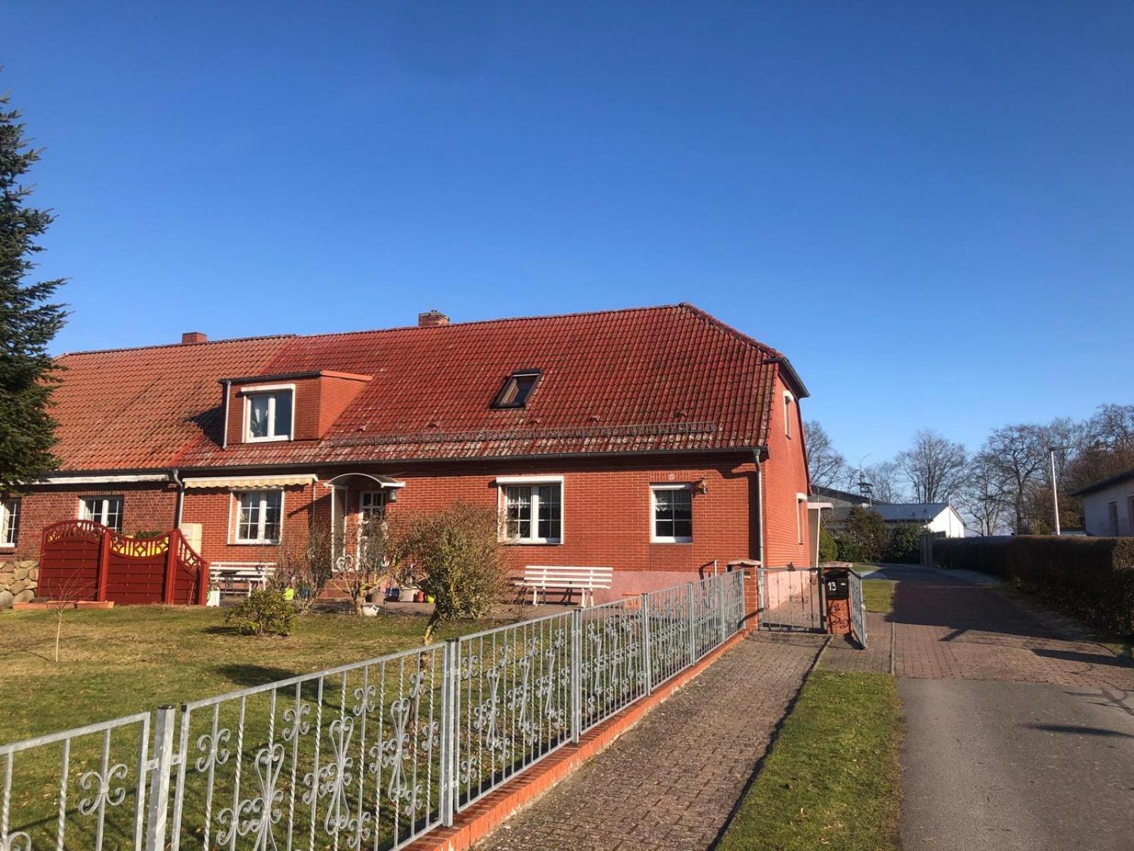 Gasthaus Am Schloss Karlsburg エクステリア 写真